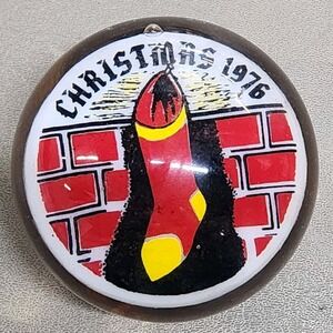 Wheaton Village Christmas 1976 Yellow‎ & Red Stocking 1lb 11oz Glass Paperweight